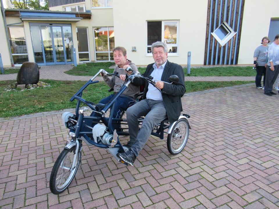 Newsbild: Spendenübergabe der Lebenshilfe Stiftung Karlsruhe